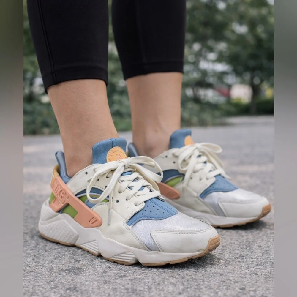Nike Air Huarache Women’s 7.5 Pastel Multi Color Running Sneakers DQ0117-100